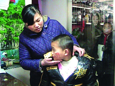 Kindergarten teacher detained for hurting 7 kids in E China