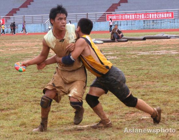 Firework snatching at ethnic games