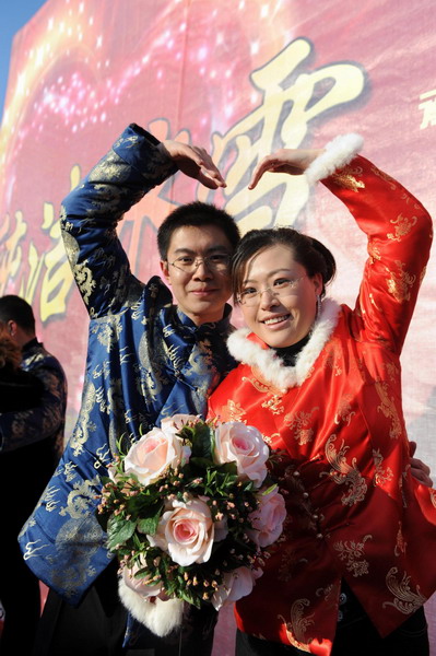 Warm hearts amid the ice at sub-zero wedding