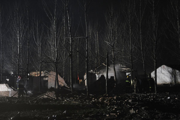 6 killed, 22 injured in fireworks plant blast