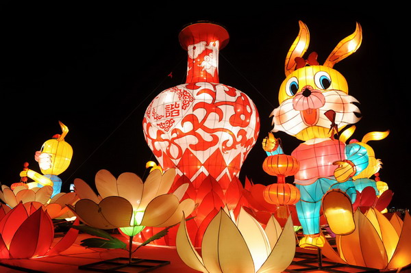 Lanterns lit up to celebrate Spring Festival