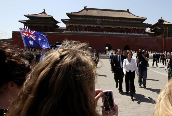 Australian PM tours Forbidden City