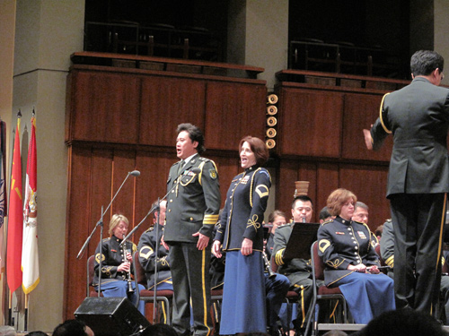 Sino-US military bands give joint concert