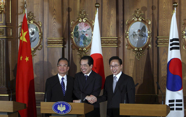 China, Japan, S Korea hold trilateral summit