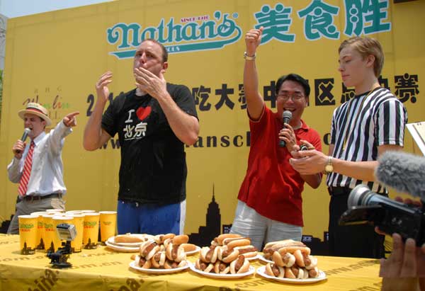 16 hot dogs gobbled down in 10 minutes