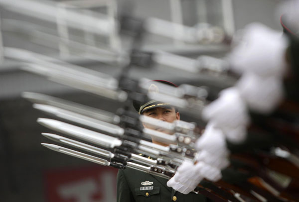 Media visit to honour guards of PLA