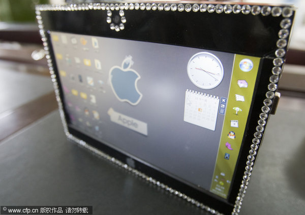 Student builds 800-yuan 'iPad' for girlfriend