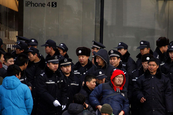 IPhone 4S sales halted in Beijing Apple store