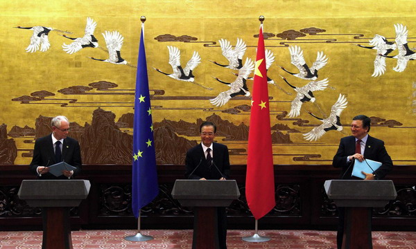 China, EU hold summit on debt crisis, ties