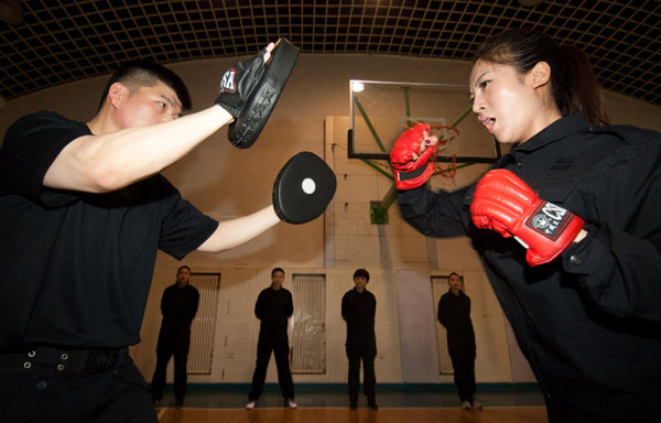 Female air marshals receive training