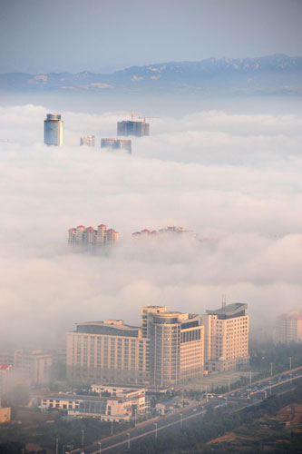 Fog blankets E China city