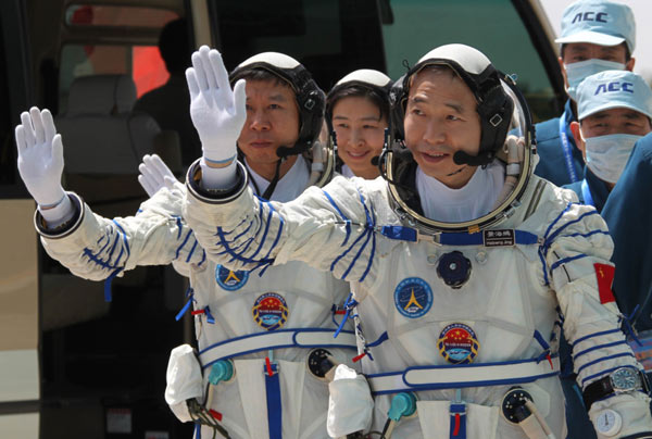 China to launch Shenzhou IX spacecraft Saturday