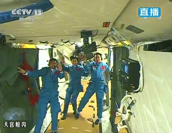 Chinese enter space orbiter for first time