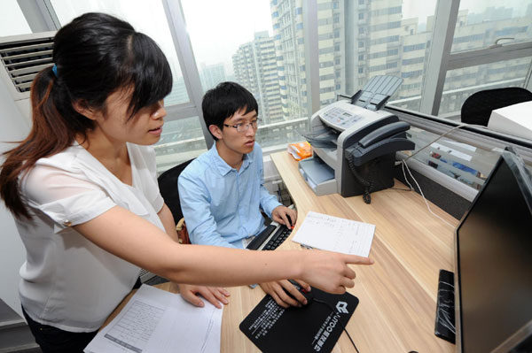 50 HK students start internships in mainland