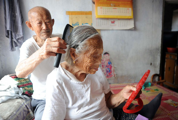 Couple marks 83rd Chinese Valentine together