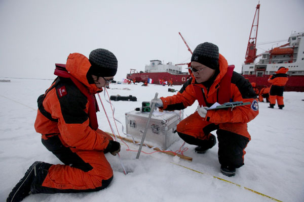 China's arctic pioneers begin work