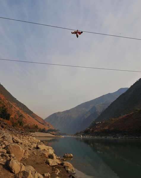 Zip-lines: transportation along Nujiang River