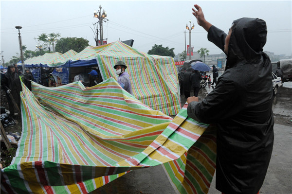 Rainfall poses new threats to quake-hit region