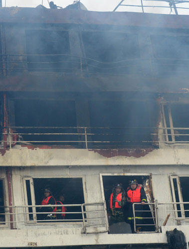 Passengers transferred after ship on fire in Wuhan