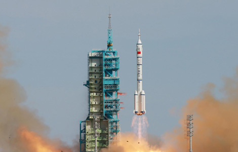 China successfully sends first space teacher into orbit