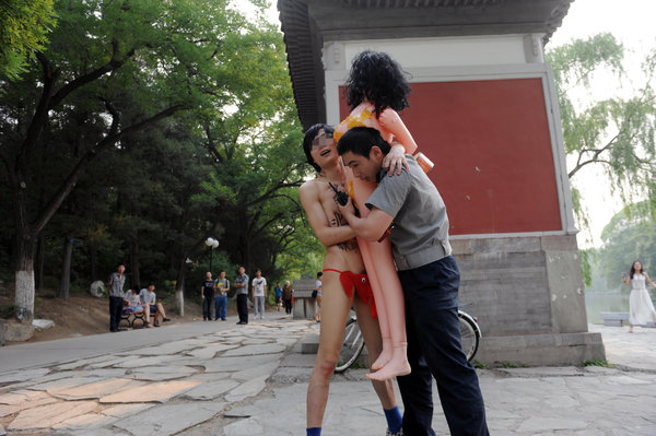 2 subdued for underwear run at Peking University