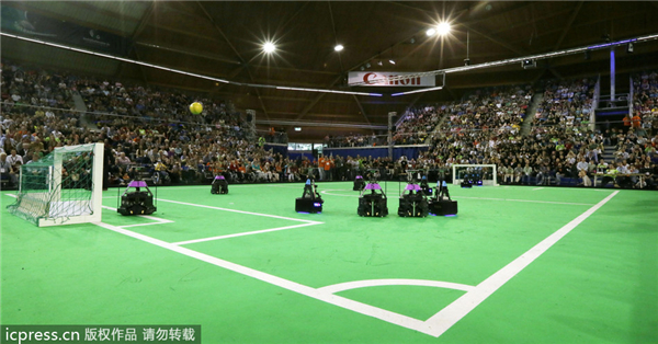 Robots fulfill China's soccer dream