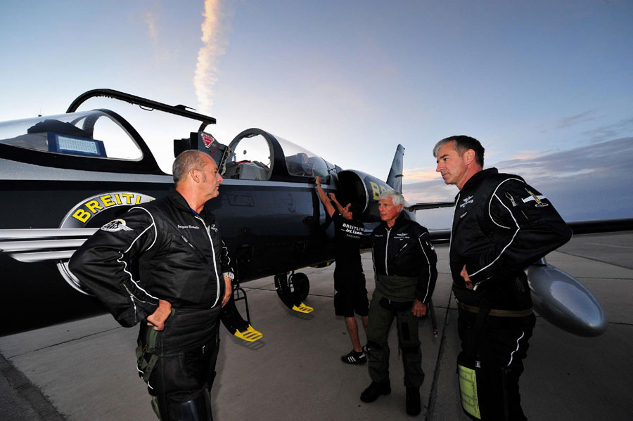 Famed aerobatic team puts on show in Gansu