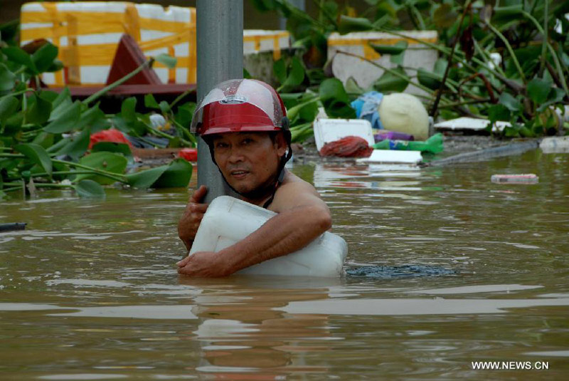 9 killed in south China floods