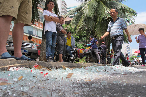 Wine store blast injures 3 in South China