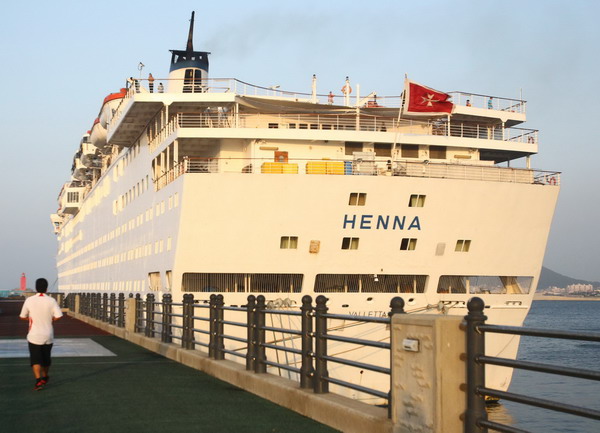 Jeju-stranded liner returns to China