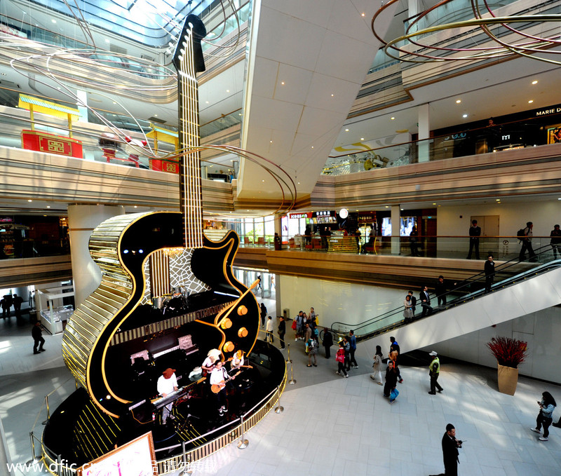 World's biggest guitar unveiled in Shanghai
