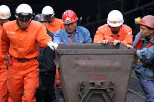9 detained for SW China mine blast