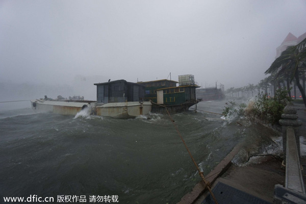 Typhoon Rammasun lands in Hainan province