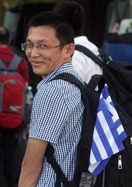 Chinese evacuees from Libya arrive in Greece