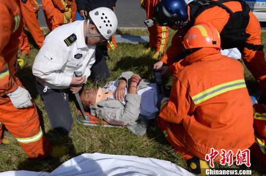 Helicopter in rescue operation for first time in China