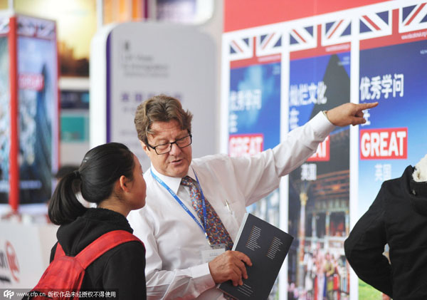 UK extends visa priority to Chinese students