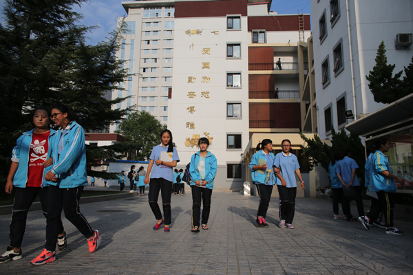 Tibetan middle schools play catch-up