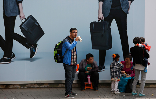 HK seeks fewer mainland visitors