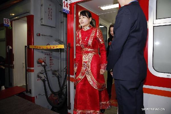 NPC deputies from Inner Mongolia arrive in Beijing