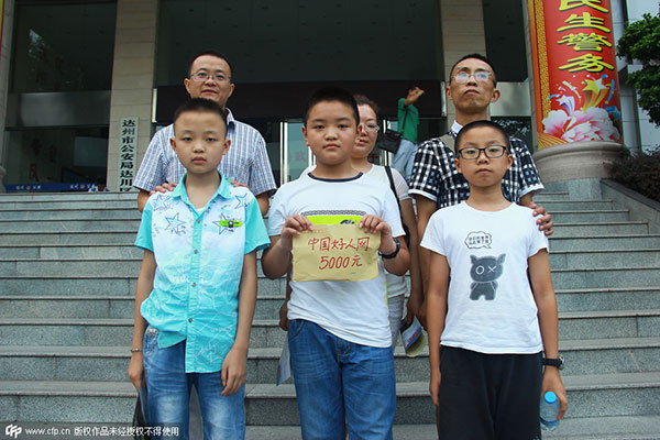 Shaolin monks fail to wean people off cellphones