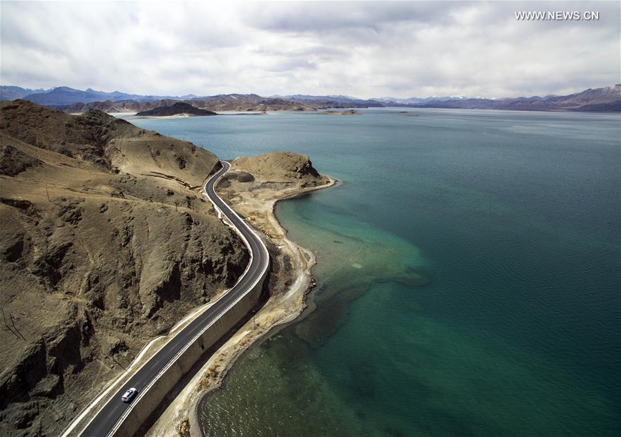 Xinjiang-Tibet Highway: Top of the world