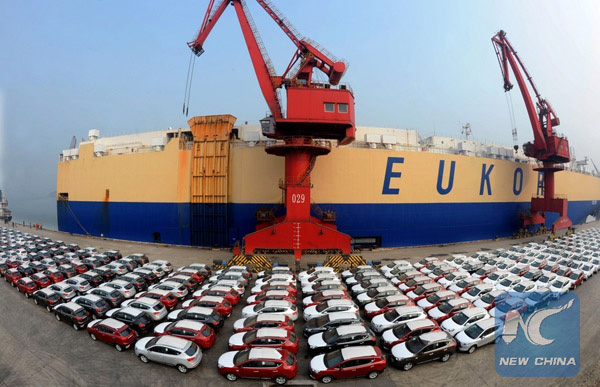 China's exports rise, imports drop in April