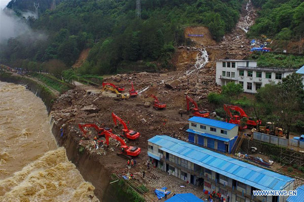 31 dead, 7 missing after East China landslide