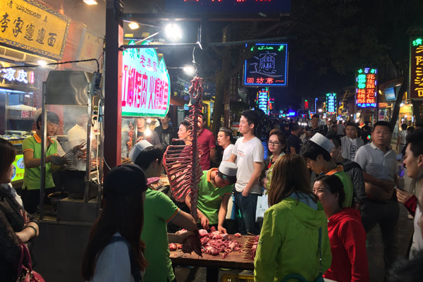 Nightlife in Northwest China's Xi'an