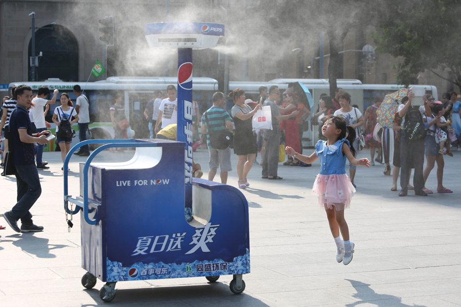 First heat wave hits Shanghai