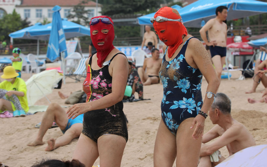 Face-kini masks hit Qingdao again