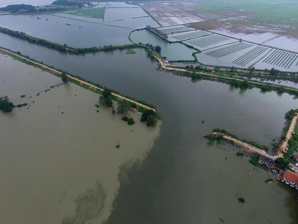 Dike breaches in Central China, no casualties reported