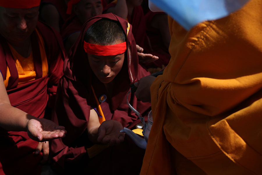 Devotees seek light, wisdom in Tibet