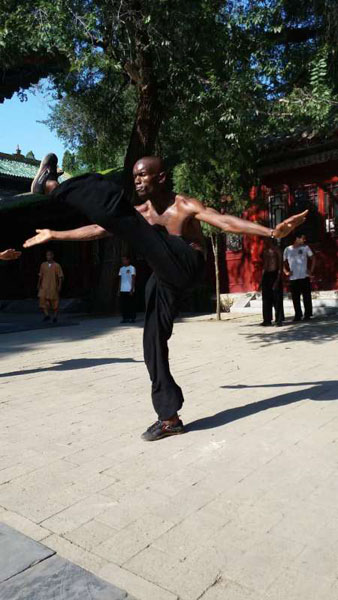 Young Africans learn kung fu at Shaolin Temple