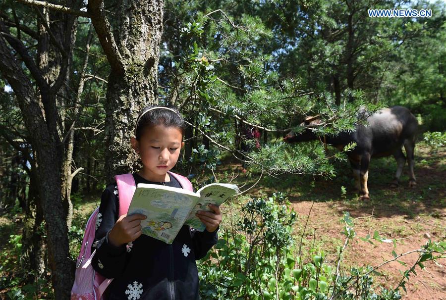 Story of a 'left-behind child' in SW China